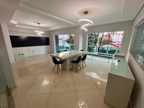 Sobrado à venda com 3 suítes, 5 vagas - Nova Petrópolis - SBC