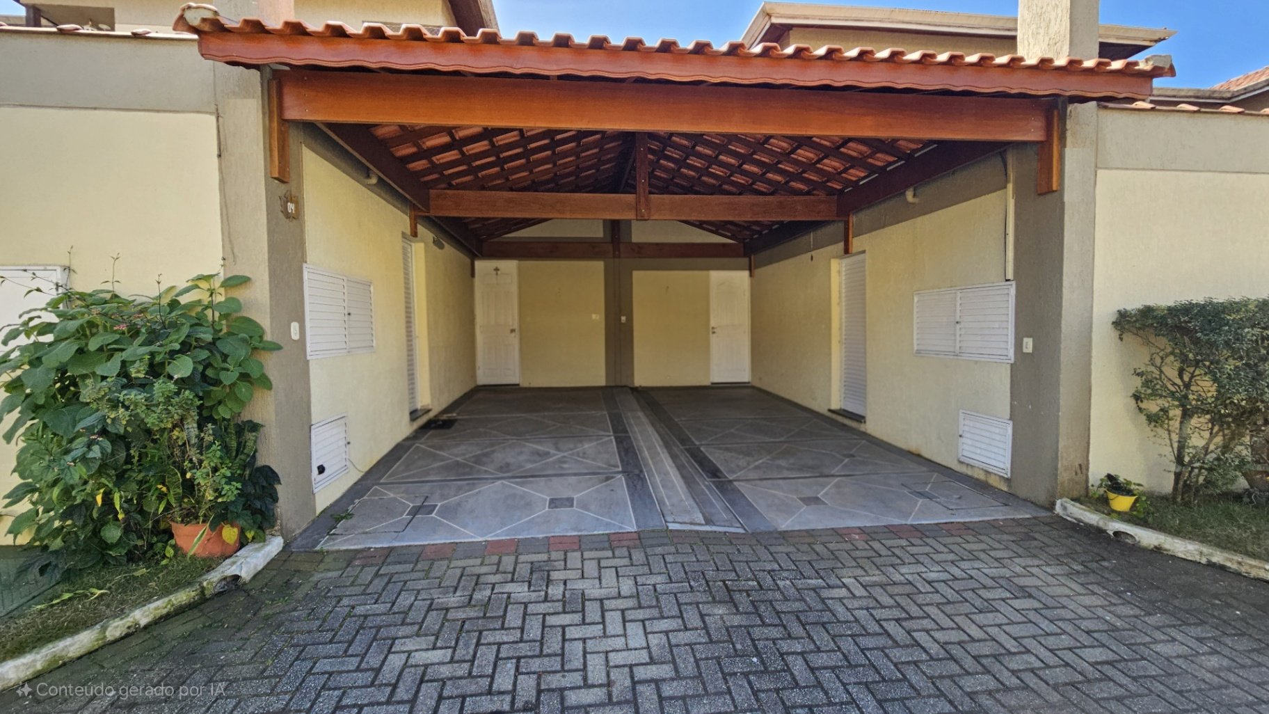 Garagem coberta para 2 carros — chegue seco na chuva e seguro à noite, dentro do condomínio